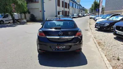 Opel Astra GTC 2007 - 4980 EUR, 201150 km - AUTO.MOTO.pt - 201150km - foto 19 de 36