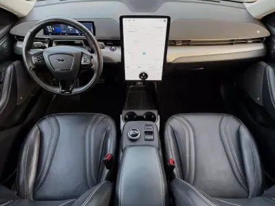 Ford Mustang Mach-E 2022 - 25900 EUR, 139000 km - AUTO.MOTO.pt - 139000km - foto 7 de 19