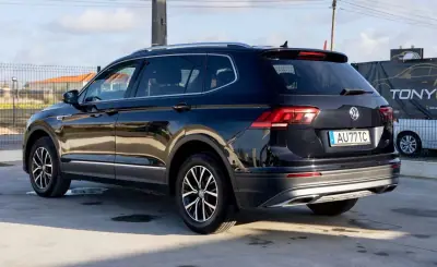 Volkswagen Tiguan Allspace 2018 - 29890 EUR, 105000 km - AUTO.MOTO.pt - 105000km - foto 13 de 41