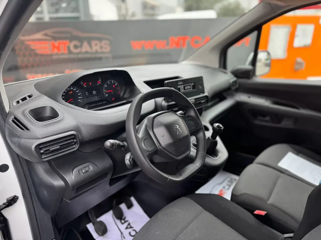 Peugeot PARTNER 1.6 BlueHDi L1 Pro 2019 - 11500 EUR, 172861 km - AUTO.MOTO.pt - 172861km - foto 3 de 11