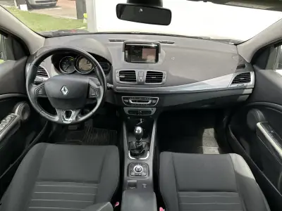 Renault Mégane Sport Tourer 2015 - 7990 EUR, 194000 km - AUTO.MOTO.pt - 194000km - foto 12 de 47