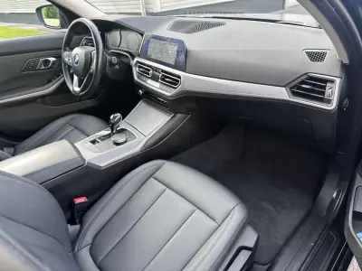 BMW 318 2021 - 27000 EUR, 180000 km - AUTO.MOTO.pt - 180000km - foto 44 de 50