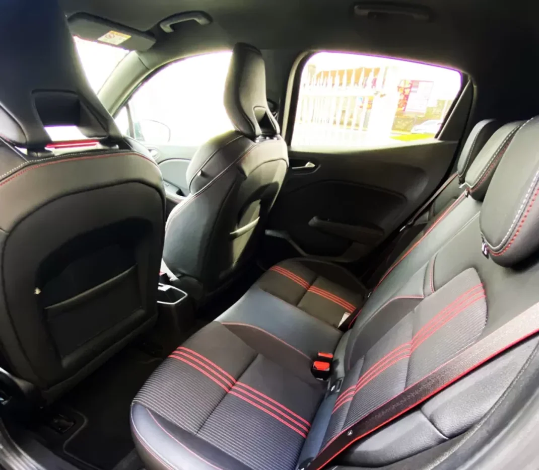 Renault Clio 2020 - 17400 EUR, 98175 km - AUTO.MOTO.pt - 98175km - foto 9 de 10