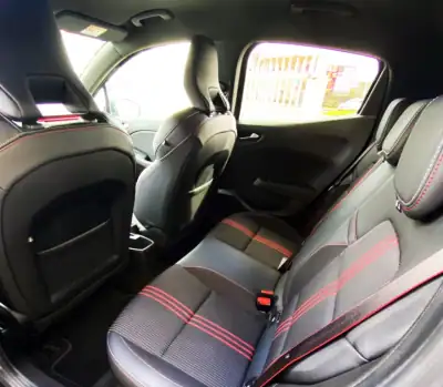 Renault Clio 2020 - 17400 EUR, 98175 km - AUTO.MOTO.pt - 98175km - foto 9 de 10