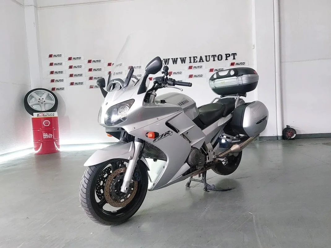 Yamaha FJR 1300ES 2003 - 5490 EUR, 111480 km - AUTO.MOTO.pt - 111480km - foto 1 de 13