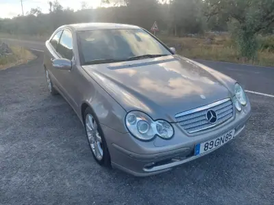 Mercedes-Benz C 220 2002 - 262877km