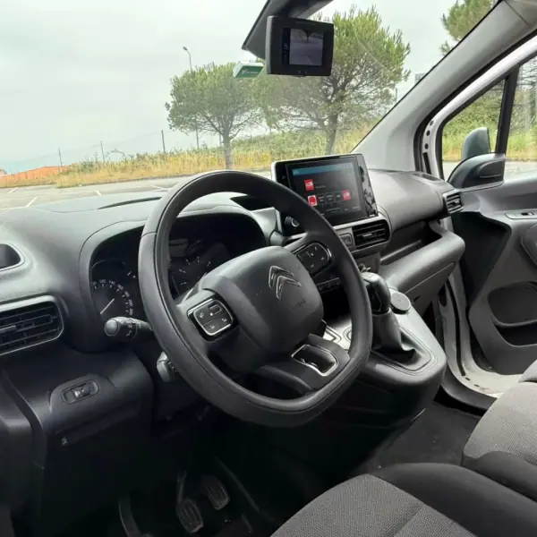 Citroën Berlingo 2019 - 14950 EUR, 96000 km - AUTO.MOTO.pt - 96000km - foto 10 de 17