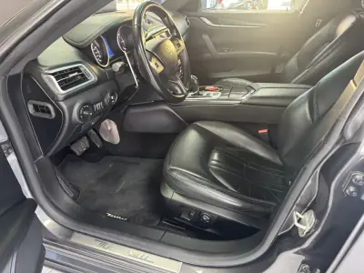Maserati Ghibli 2014 - 31000 EUR, 226000 km - AUTO.MOTO.pt - 226000km - foto 26 de 47