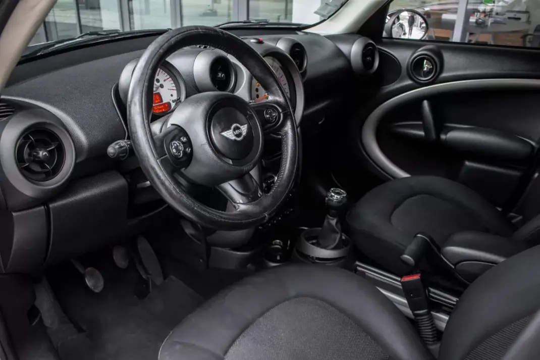 MINI Countryman 2012 - 9990 EUR, 264197 km - AUTO.MOTO.pt - 264197km - foto 19 de 27