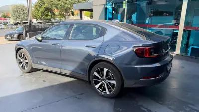 Polestar 2 2021 — foto 5 de 12