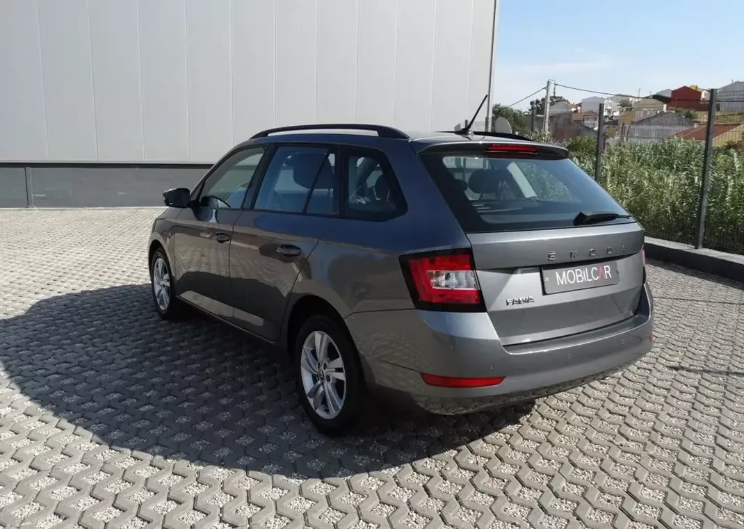 Skoda Fabia Break 2022 - 15700 EUR, 43596 km - 43596km - foto 26 de 28