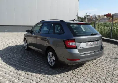 Skoda Fabia Break 2022 - 15700 EUR, 43596 km - AUTO.MOTO.pt - 43596km - foto 26 de 28