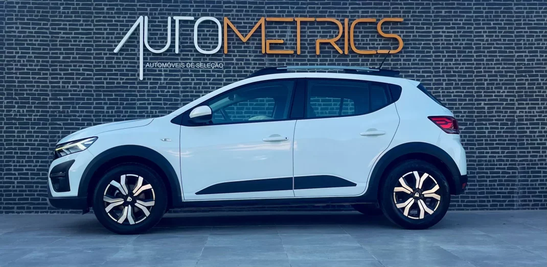 Dacia Sandero 2022 - 15500 EUR, 53000 km - AUTO.MOTO.pt - 53000km - foto 5 de 14