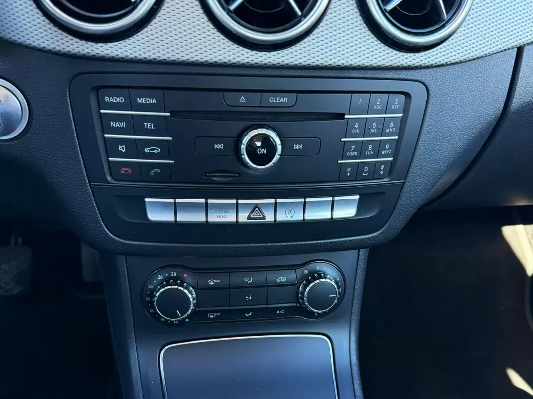 Mercedes-Benz B 200 2018 - 15400 EUR, 221000 km - 221000km - foto 11 de 15