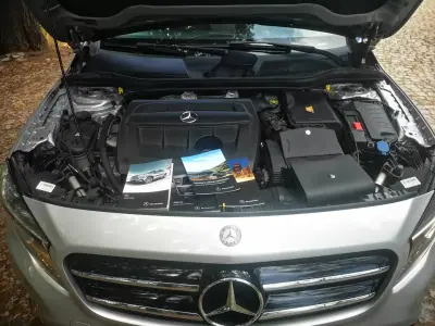Mercedes-Benz GLA 180 2015 - 15250 EUR, 190000 km - AUTO.MOTO.pt - 190000km - foto 24 de 26
