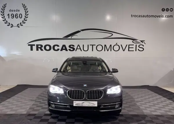 BMW 740 2014 - 21900 EUR, 306500 km - AUTO.MOTO.pt - 306500km - foto 12 de 55