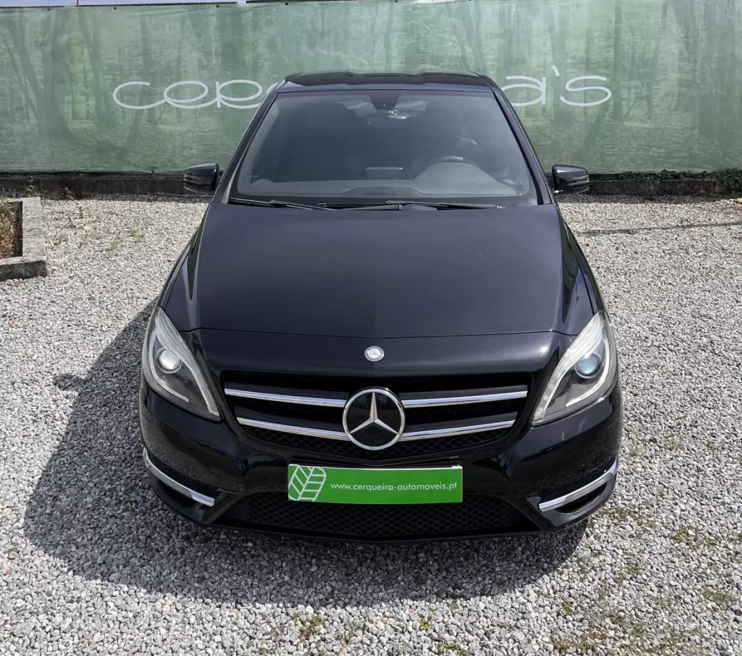 Mercedes-Benz B 180 2011 - 9990 EUR, 323900 km - AUTO.MOTO.pt - 323900km - foto 3 de 18