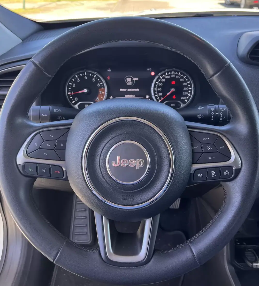 Jeep Renegade 2022 - 18500 EUR, 82500 km - AUTO.MOTO.pt - 82500km - foto 17 de 21