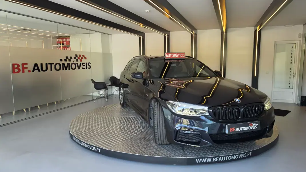 BMW 525 2019 - 31500 EUR, 84679 km - AUTO.MOTO.pt - 84679km - foto 10 de 67