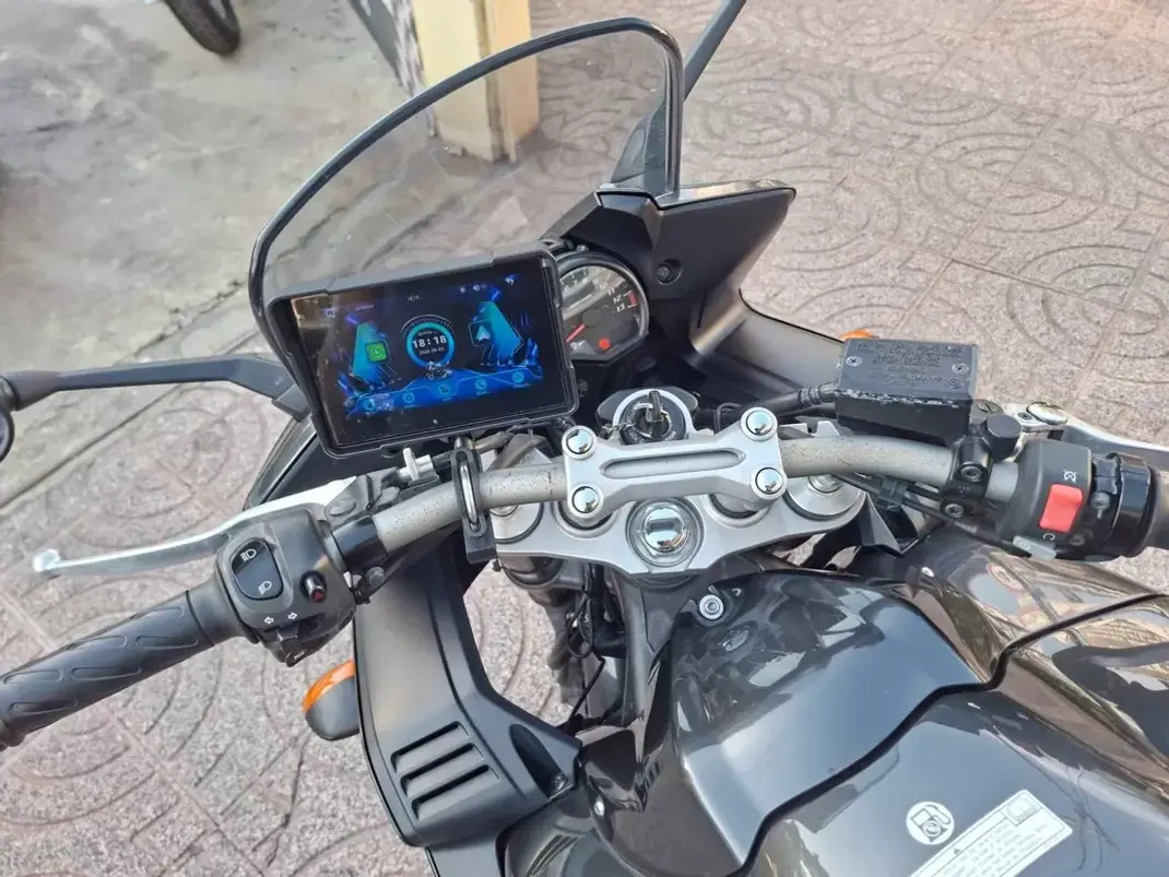 Yamaha FZ 6 R 2010 - 6000 EUR, 21000 km - 21000km - foto 11 de 12