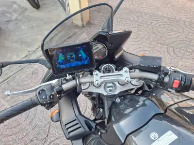 Yamaha FZ 6 R 2010 - 6000 EUR, 21000 km - 21000km - foto 11 de 12