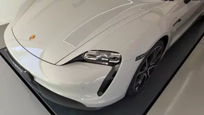 Porsche Taycan Sport Turismo 2022 — foto 6 de 35