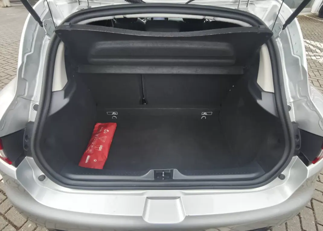Renault Clio 2018 - 8600 EUR, 0 km - AUTO.MOTO.pt - foto 6 de 10