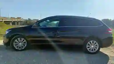 Peugeot 308 SW 2019 — foto 5 de 15