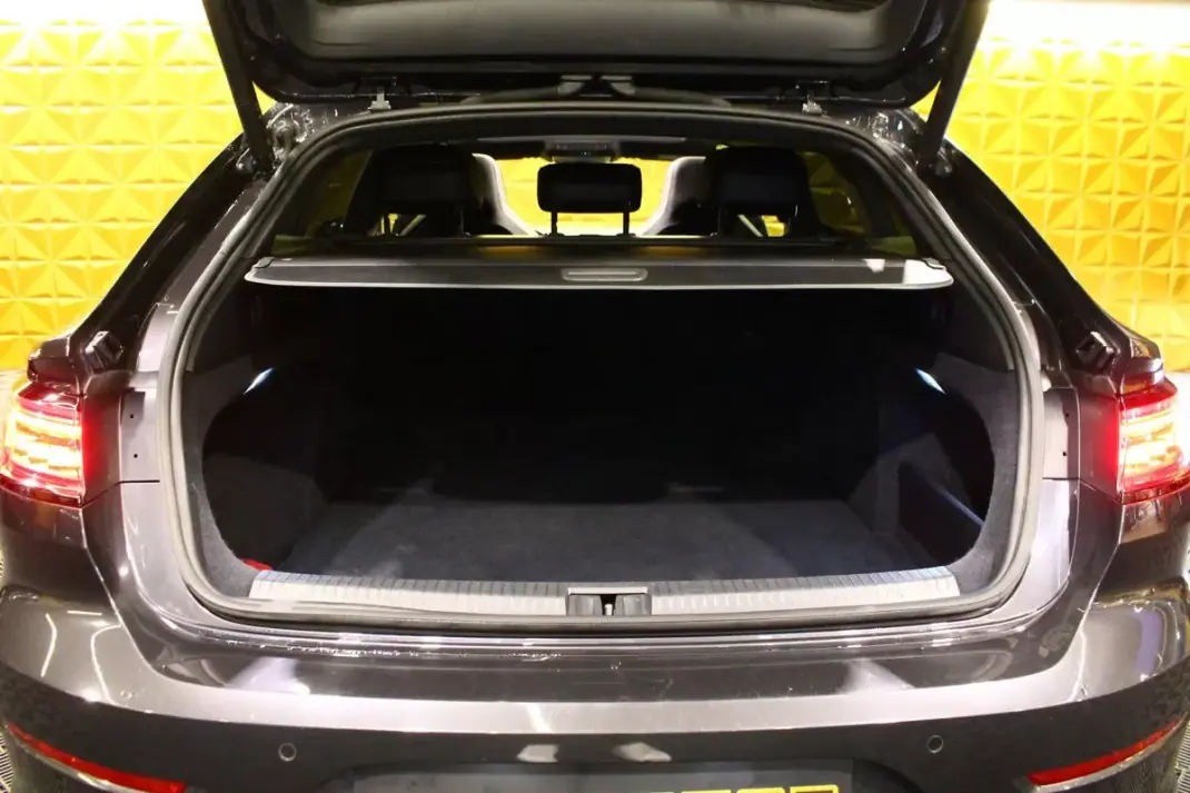 Volkswagen Arteon 2021 - 25400 EUR, 209040 km - AUTO.MOTO.pt - 209040km - foto 26 de 40