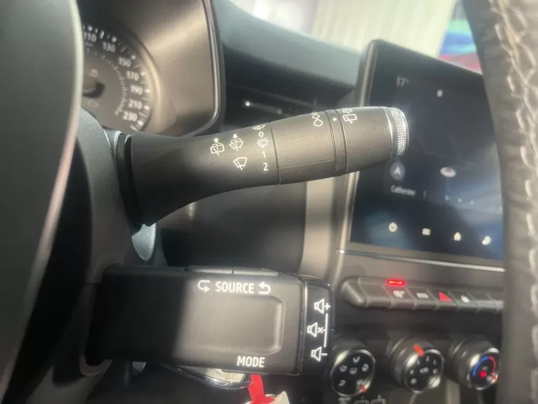 Renault Clio 2019 - 14480 EUR, 30000 km - AUTO.MOTO.pt - 30000km - foto 48 de 50