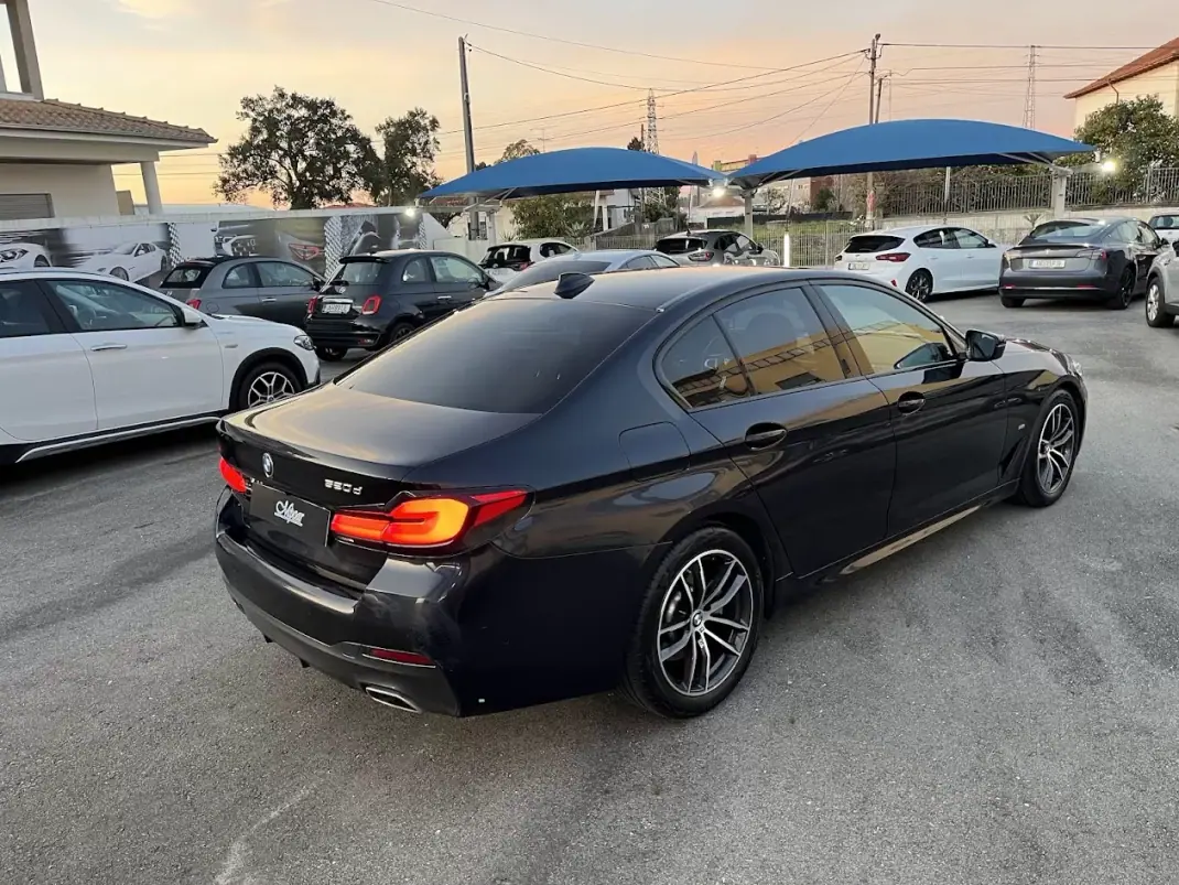 BMW 520 2022 - 33950 EUR, 124000 km - AUTO.MOTO.pt - 124000km - foto 43 de 45