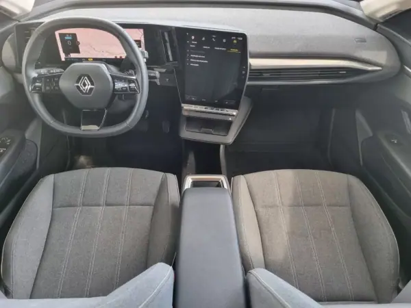 Renault Mégane E-Tech 2023 - 26900 EUR, 40000 km - AUTO.MOTO.pt - 40000km - foto 6 de 14