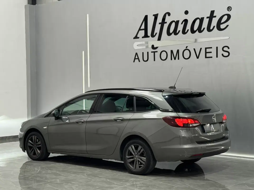Opel Astra Sports Tourer 2019 - 11990 EUR, 117000 km - 117000km - foto 8 de 24