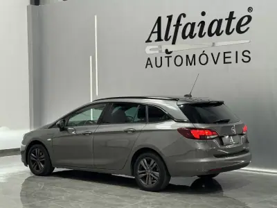Opel Astra Sports Tourer 2019 - 11990 EUR, 117000 km - AUTO.MOTO.pt - 117000km - foto 8 de 24