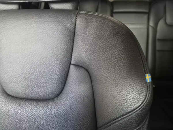 Volvo V60 2021 - 31800 EUR, 74884 km - AUTO.MOTO.pt - 74884km - foto 33 de 34