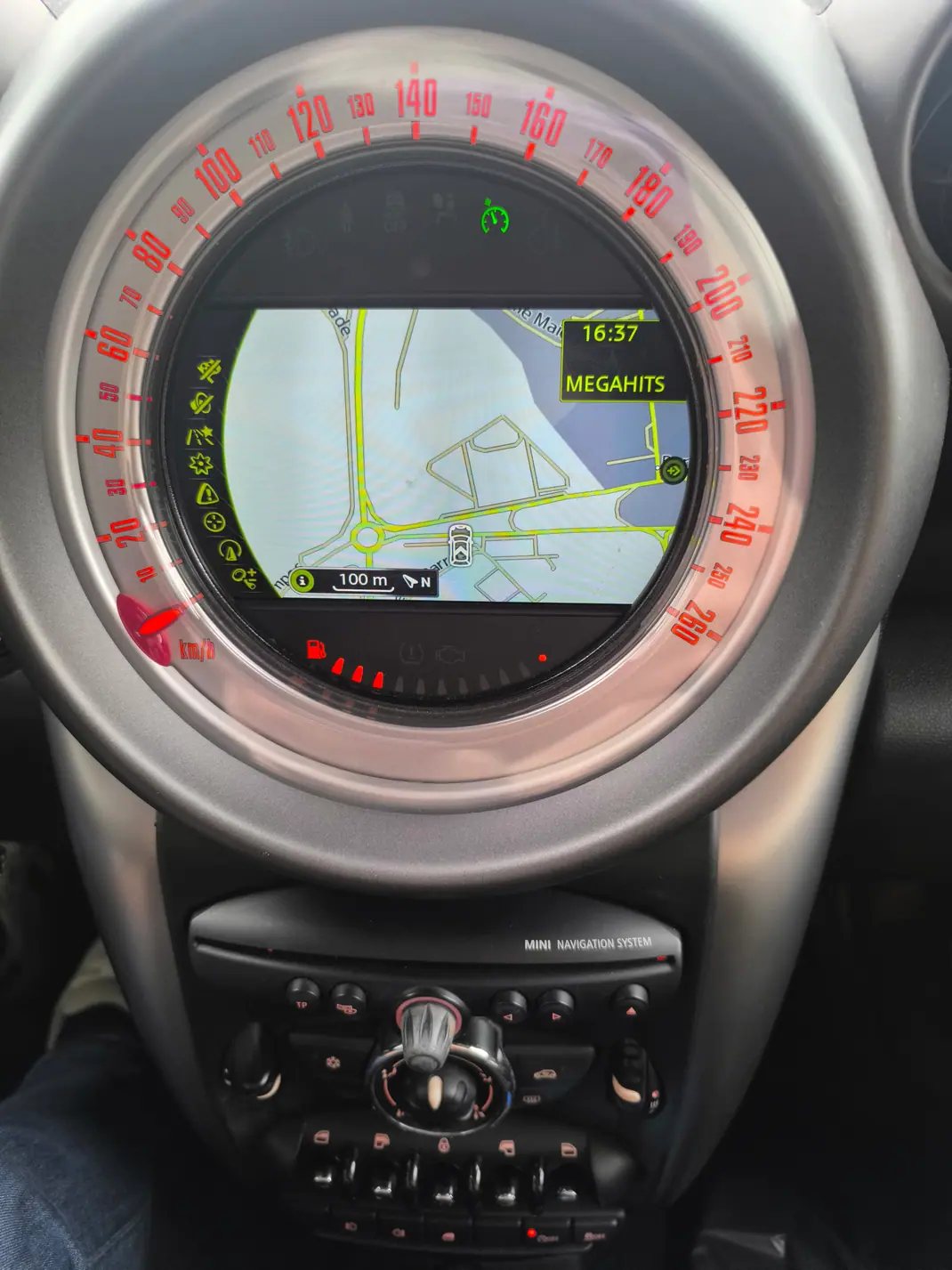 MINI Countryman 2012 - 7350 EUR, 262000 km - AUTO.MOTO.pt - 262000km - foto 3 de 16