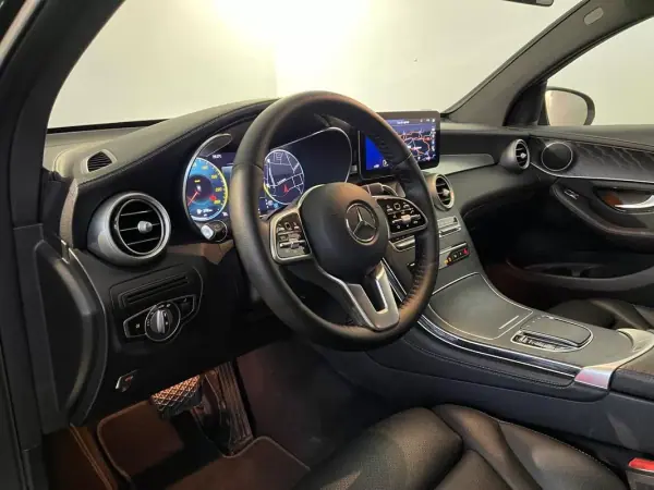 Mercedes-Benz GLC 220 2020 - 39500 EUR, 165000 km - AUTO.MOTO.pt - 165000km - foto 11 de 34