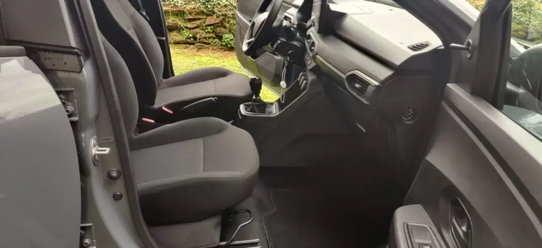 Dacia Sandero 2025 - 16990 EUR, 2000 km - AUTO.MOTO.pt - 2000km - foto 17 de 39