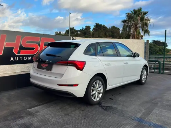 Skoda Scala 2022 - 15990 EUR, 81100 km - AUTO.MOTO.pt - 81100km - foto 4 de 12