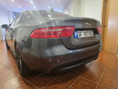 Jaguar XE 2017 - 16980 EUR, 185325 km - AUTO.MOTO.pt - 185325km - foto 7 de 36