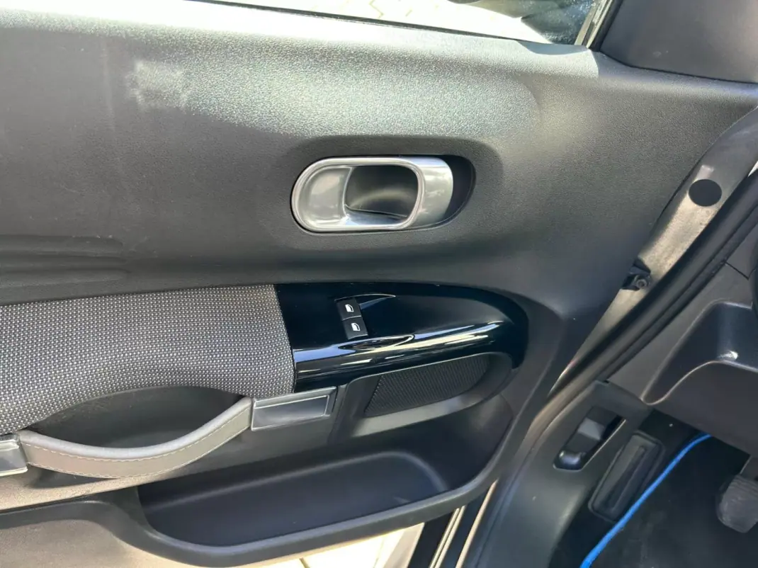 Citroën C4 Cactus 2017 - 11750 EUR, 110180 km - AUTO.MOTO.pt - 110180km - foto 10 de 23