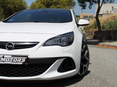 Opel Astra Coupe 2016 - 23000 EUR, 90000 km - AUTO.MOTO.pt - 90000km - foto 13 de 32