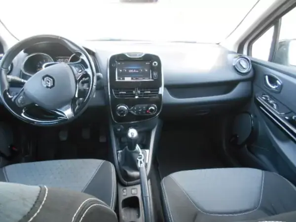 Renault Clio 2013 - 11500 EUR, 137126 km - AUTO.MOTO.pt - 137126km - foto 13 de 13