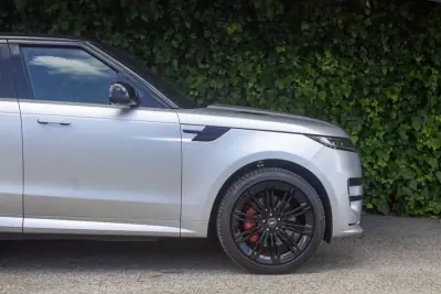 Land Rover Range Rover Sport 2023 - 87500 EUR, 131000 km - AUTO.MOTO.pt - 131000km - foto 5 de 22