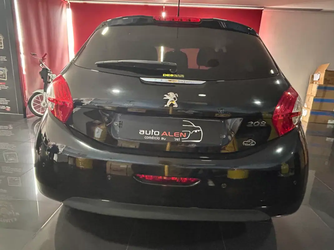 Peugeot 208 2014 - 8500 EUR, 125429 km - AUTO.MOTO.pt - 125429km - foto 4 de 17