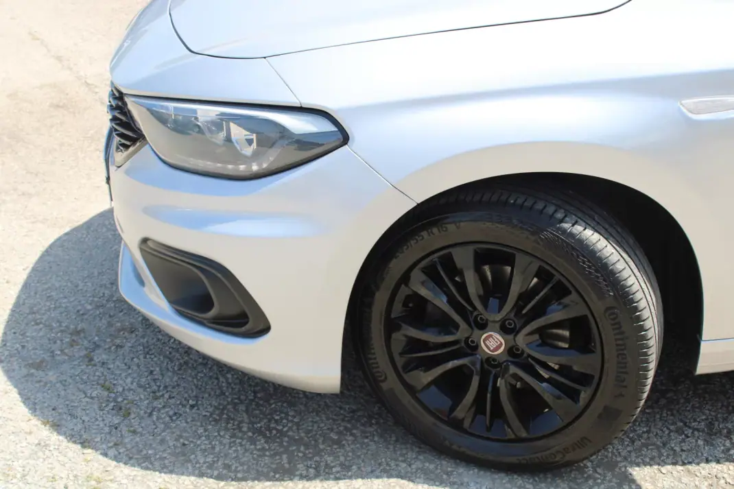 Fiat Tipo Station Wagon 2021 - 9990 EUR, 192500 km - AUTO.MOTO.pt - 192500km - foto 4 de 25