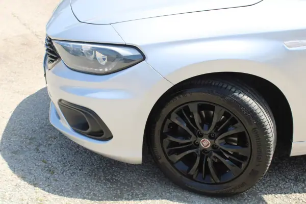 Fiat Tipo Station Wagon 2021 - 9990 EUR, 192500 km - AUTO.MOTO.pt - 192500km - foto 4 de 25