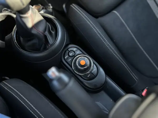 MINI 5 Portas 2019 - 15790 EUR, 179000 km - AUTO.MOTO.pt - 179000km - foto 27 de 39
