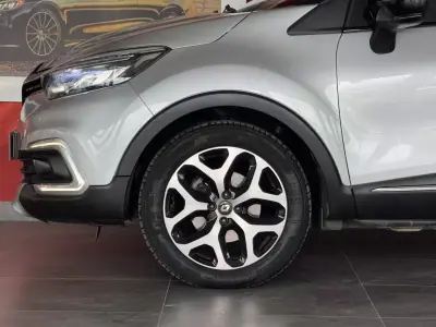 Renault Captur 2017 - 14990 EUR, 69213 km - AUTO.MOTO.pt - 69213km - foto 7 de 21