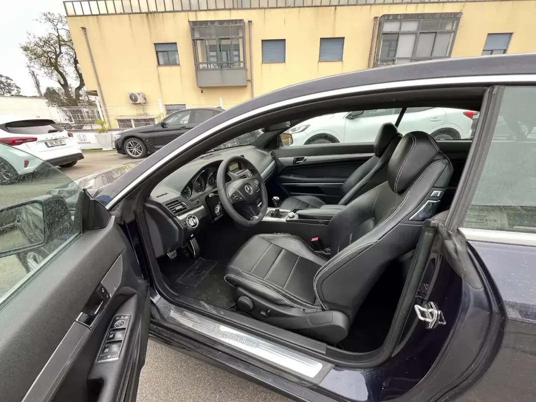 Mercedes-Benz E 250 2010 - 15950 EUR, 324000 km - AUTO.MOTO.pt - 324000km - foto 10 de 28